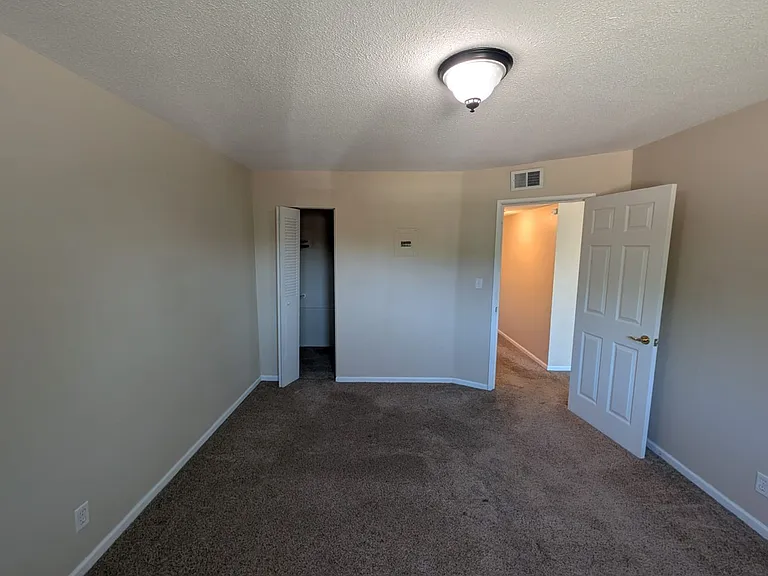 2811 Pembroke Ln #A10 — Photo 12
