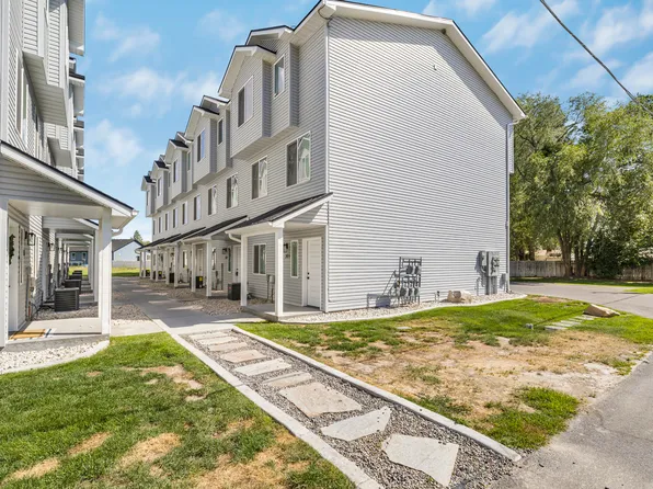 676 E Court St #302, Blackfoot, ID 83221
