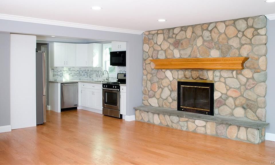 1st image of 74 Longfellow Dr
