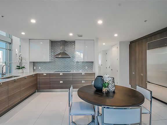 3rd image of 3301 NE 1st Ave Penthouse 6
