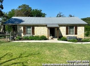 101 Oak Ridge Dr, Boerne, TX 78006