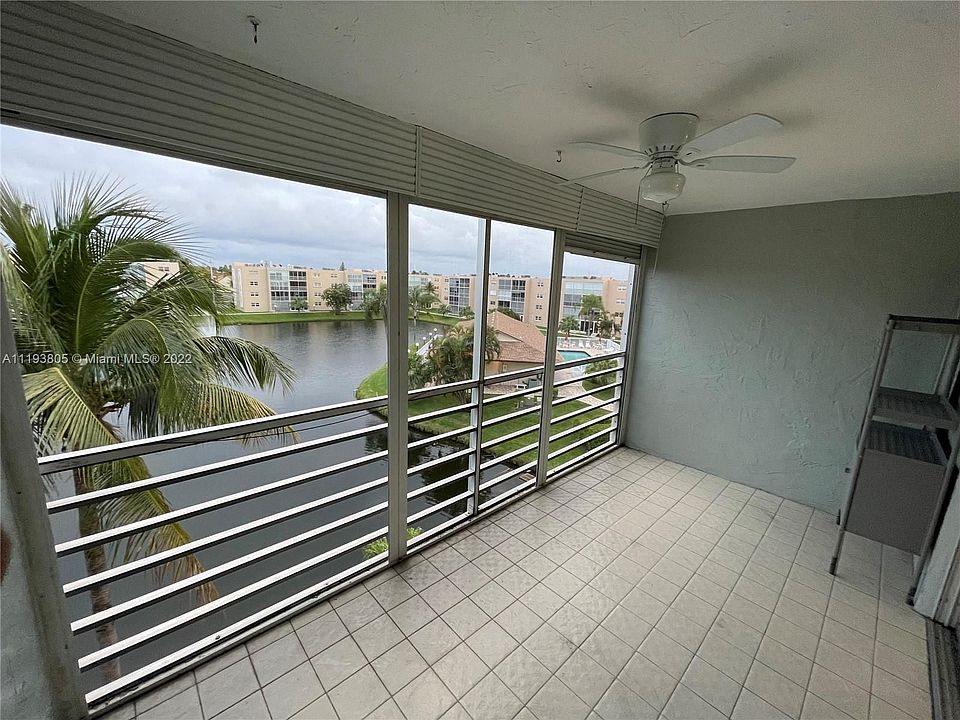 1st image of 424 SE 10th St APT 407