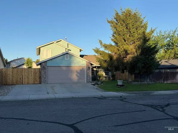 2140 E Chateau Dr, Meridian, ID 83646