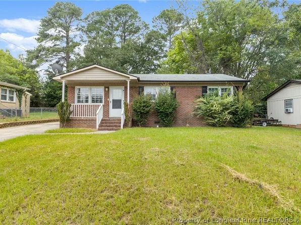 1046 Rulnick St, Fayetteville, NC 28304