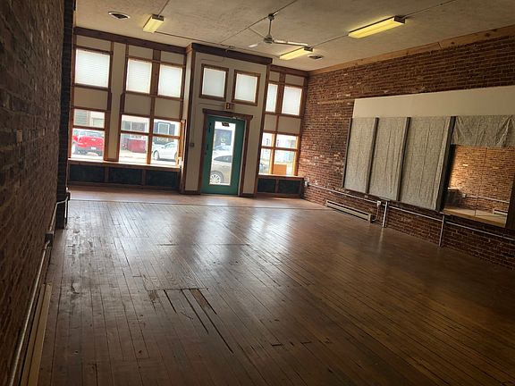 2nd image of 209 N Water St