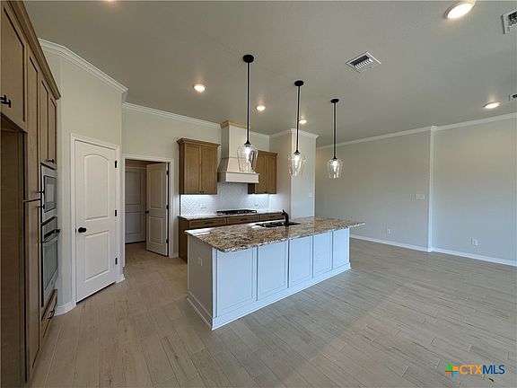 5th image of 6005 Pescara Dr