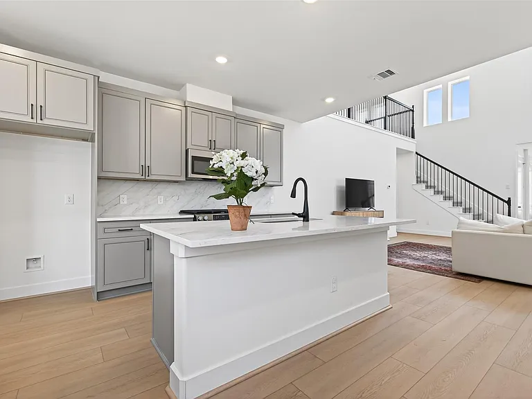 702 Sonfield Dr — Photo 19