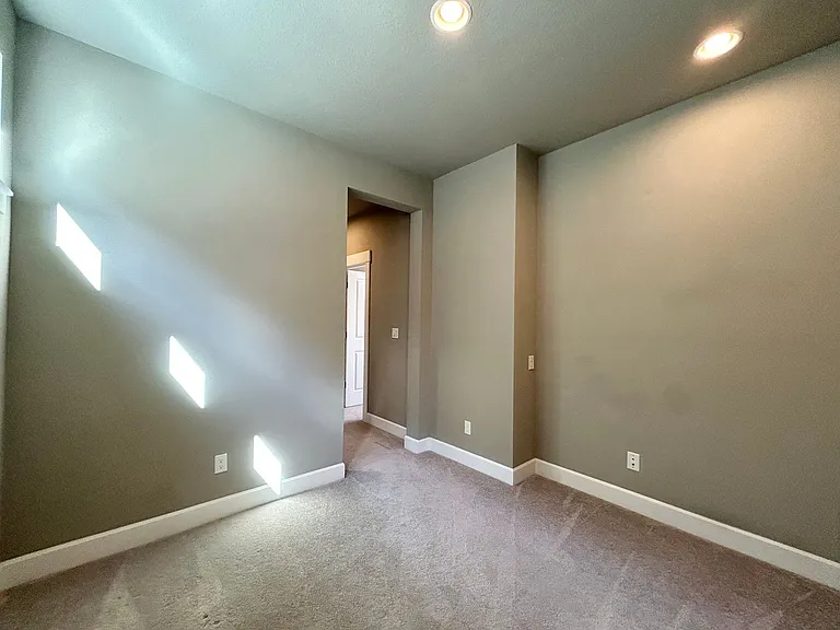 11571 SW Barber St — Photo 33