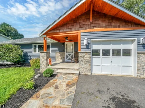 113 Carol Dr, Hackettstown Town, NJ 07840