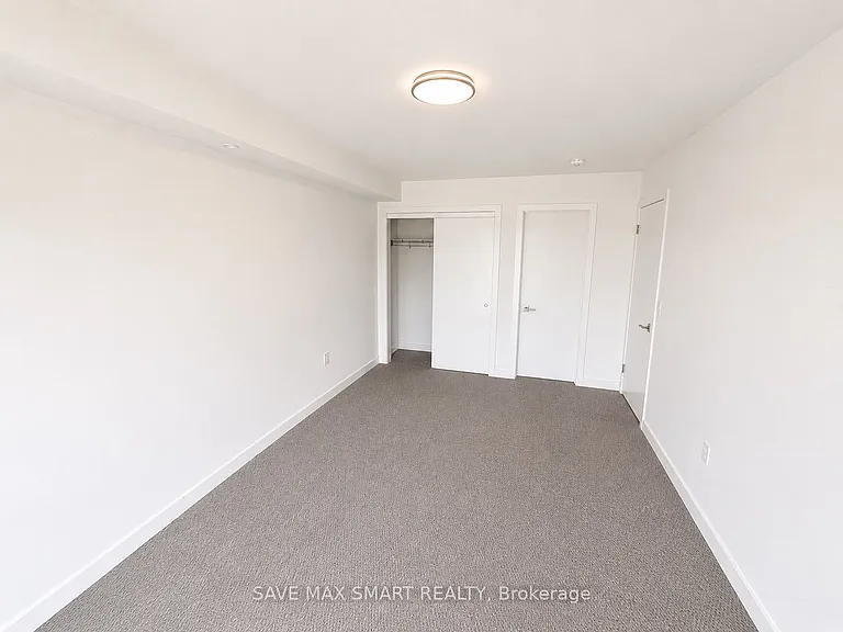 165 Veterans Dr #15 — Photo 17