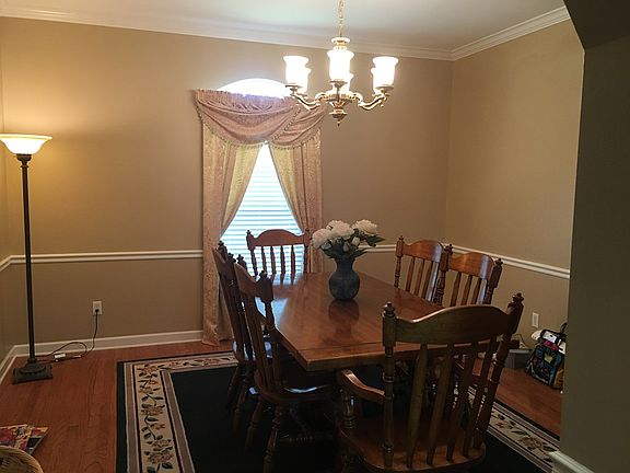 4th image of 150 Lakes Dr S