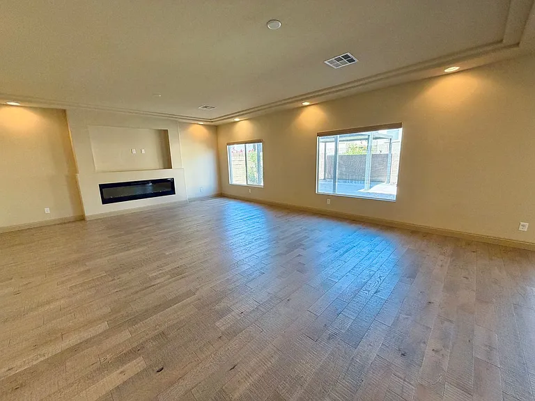 9842 Russian Hill St — Photo 11