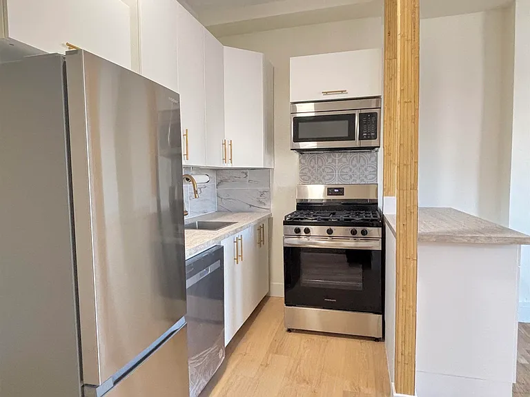 213 48th St #4A — Photo 7