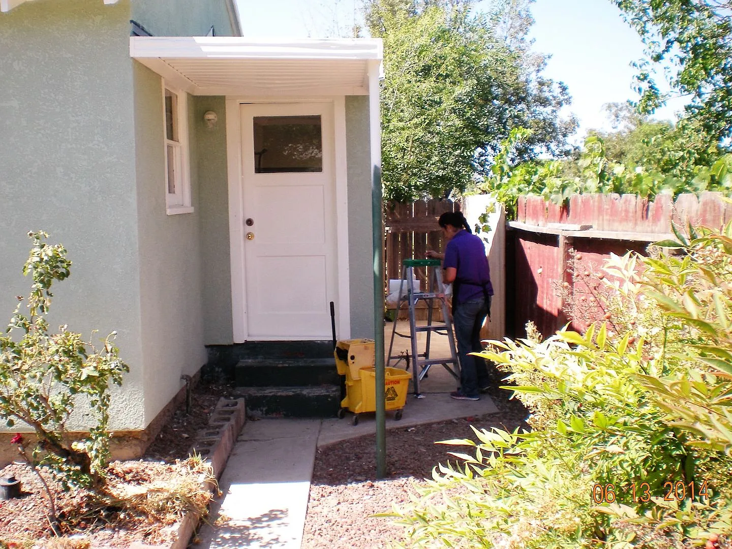 Cozy 1BR 1BA Cottage! Private Gated Entrance! Gardener Included! Pets Ok! — Photo 2