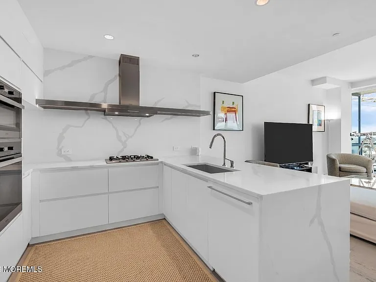 1101 Ocean Ave #1510 — Photo 13