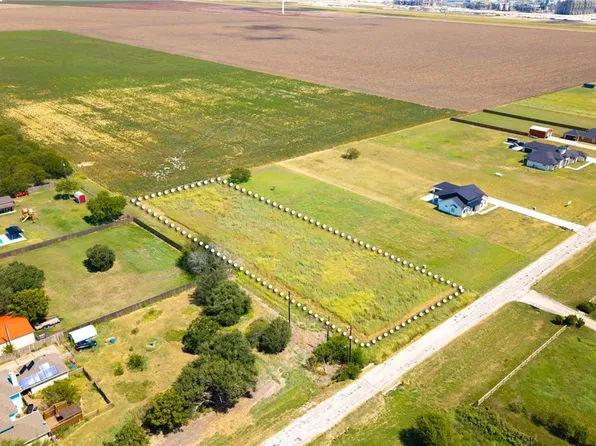 4201 Kestrel Ln, Portland, TX 78374