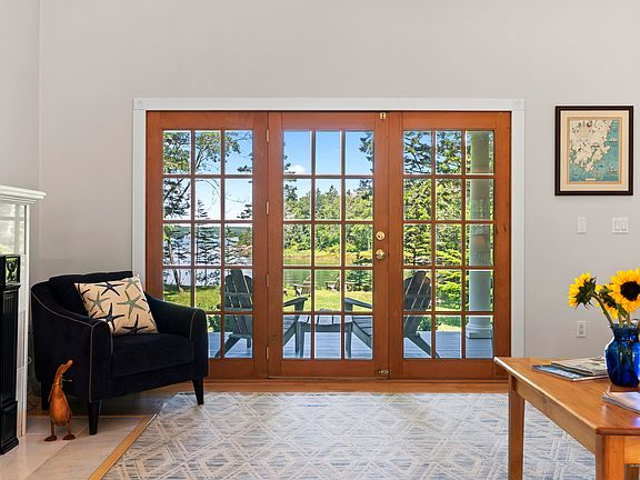 3rd image of 36 Shumaker Ln
