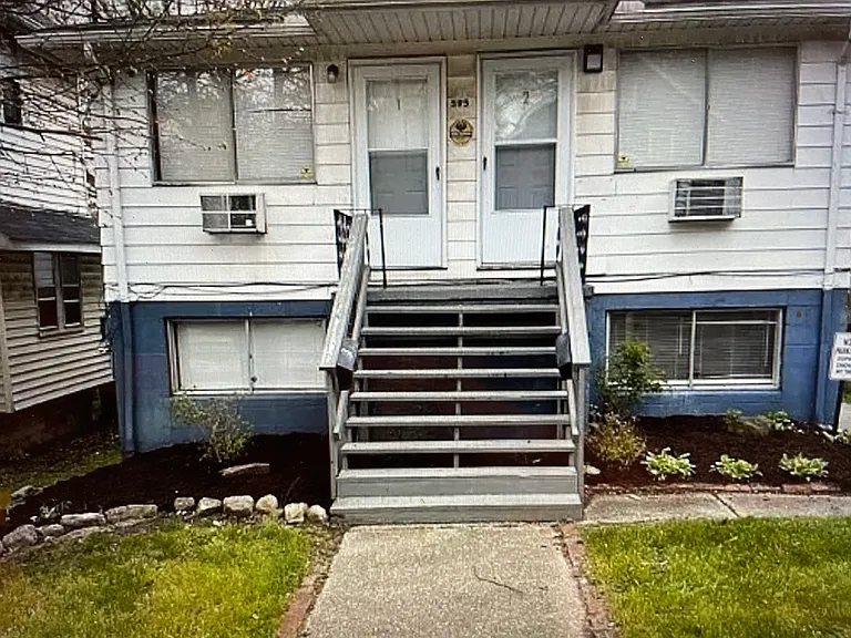 595 Brown St #2 — Photo 1