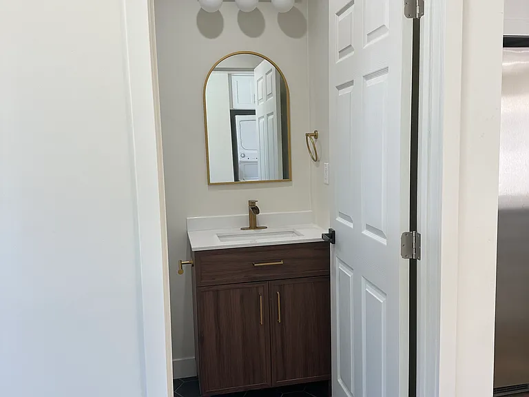 10206 Erie St — Photo 5