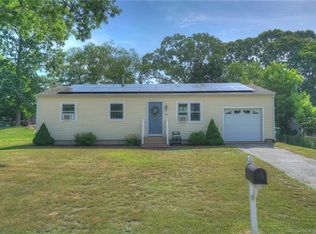 25 Canterbury Rd, Groton, CT 06355