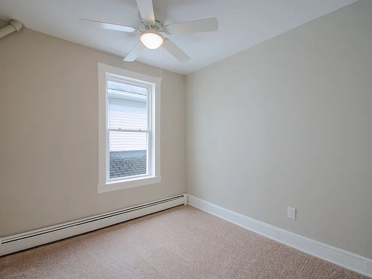 208 Chestnut St — Photo 12