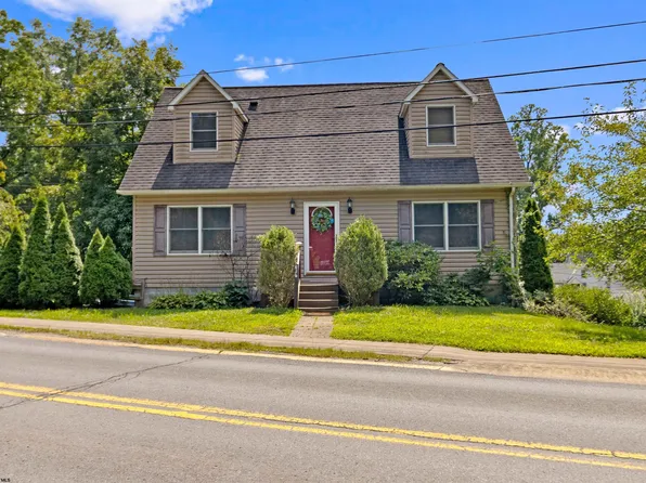 207 Willowdale Rd, Morgantown, WV 26505