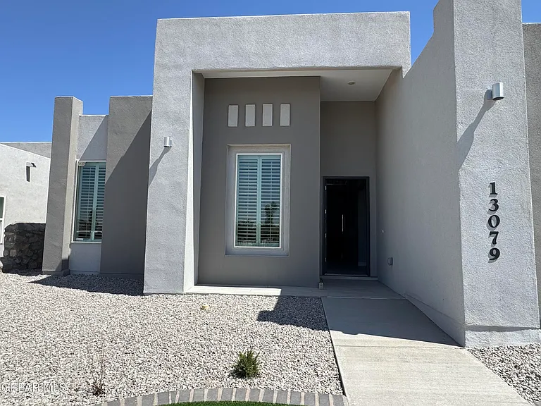 13079 Emerald Hills Ave — Photo 2