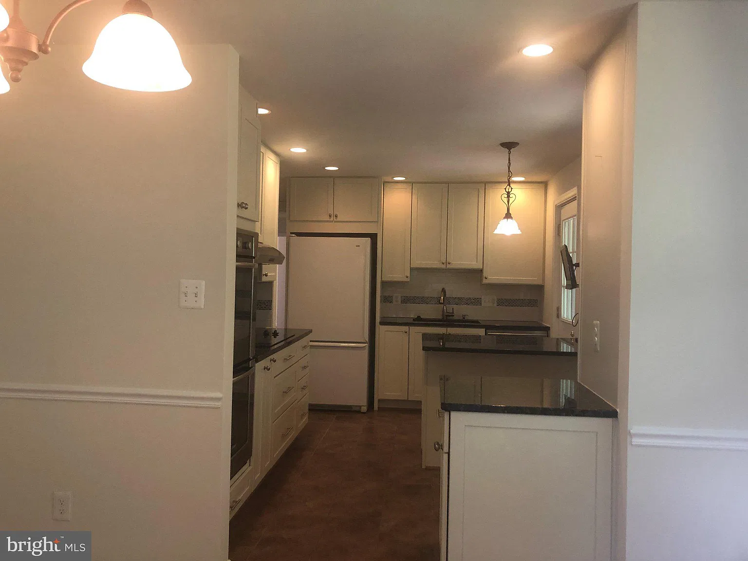 4 bed, 3.0 bath, 2284 sqft, $3,900 — Photo 4