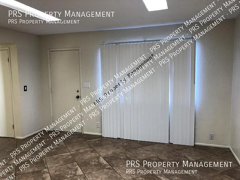 3729 S Kenneth Pl — Photo 10