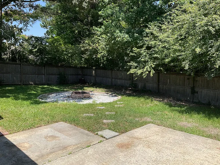303 S Willow Ln — Photo 12