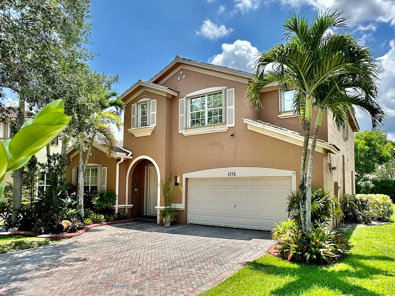 5 bed, 4.0 bath, 3041 sqft, $5,800 — Photo 1