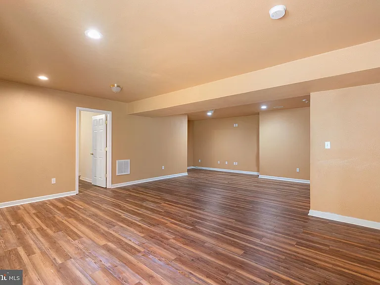 8009 Burrell Rd — Photo 38