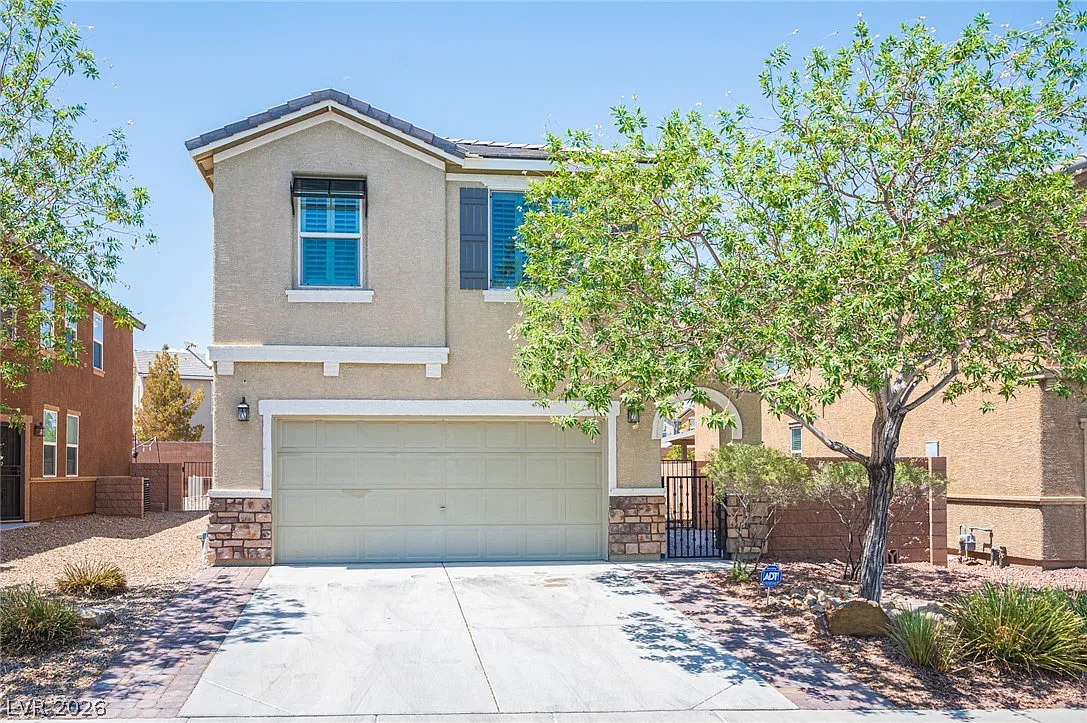 4 bed, 2.5 bath, 1935 sqft, $2,450 — Photo 2
