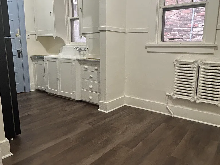 1719 3rd Ave E #4 — Photo 1