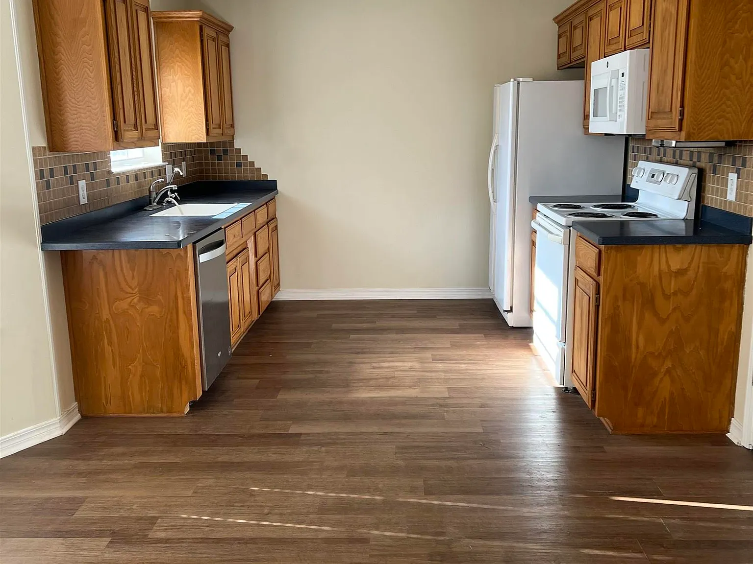 4 bed, 2.0 bath, 1514 sqft, $1,800 — Photo 4