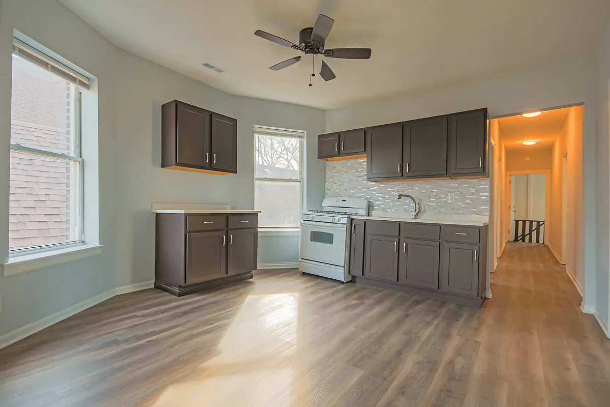 Building Photo - 7432 S Maryland Ave #1