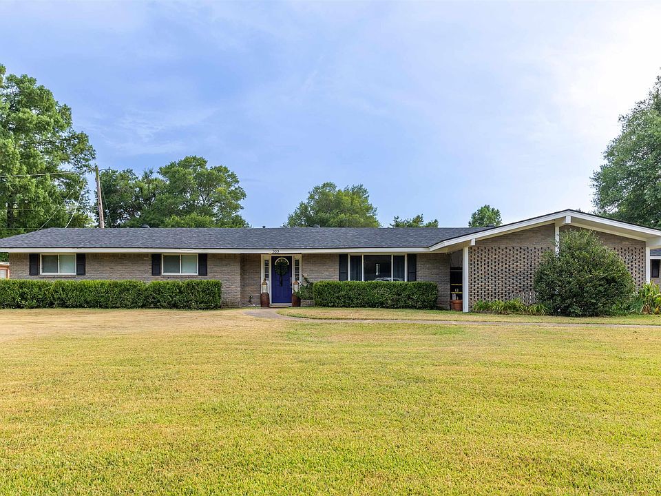 1st image of 303 Tupelo Dr