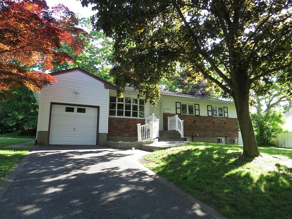 1st image of 39 Ellen Pl