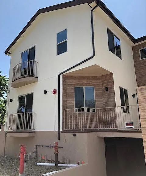 9951 Marcus Ave #103 — Photo 3