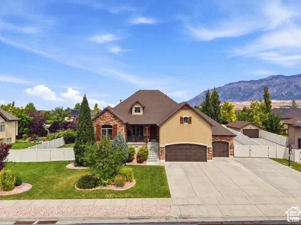 2662 W 2325 N, Farr West, UT 84404