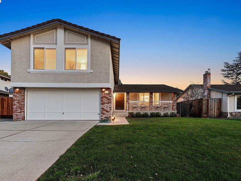 1st image of 48775 Big Horn Ct