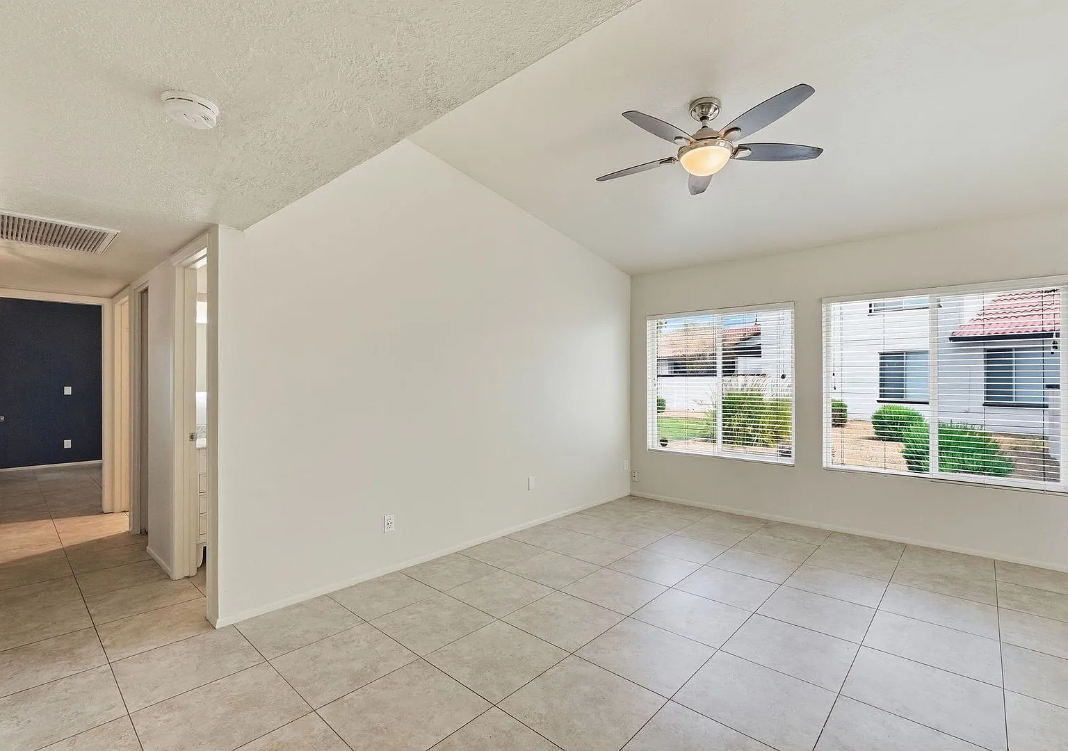 Beautiful townhome in North Phoenix central location — Photo 4