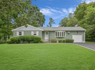 205 Vanderbilt Ave, Brentwood, NY 11717