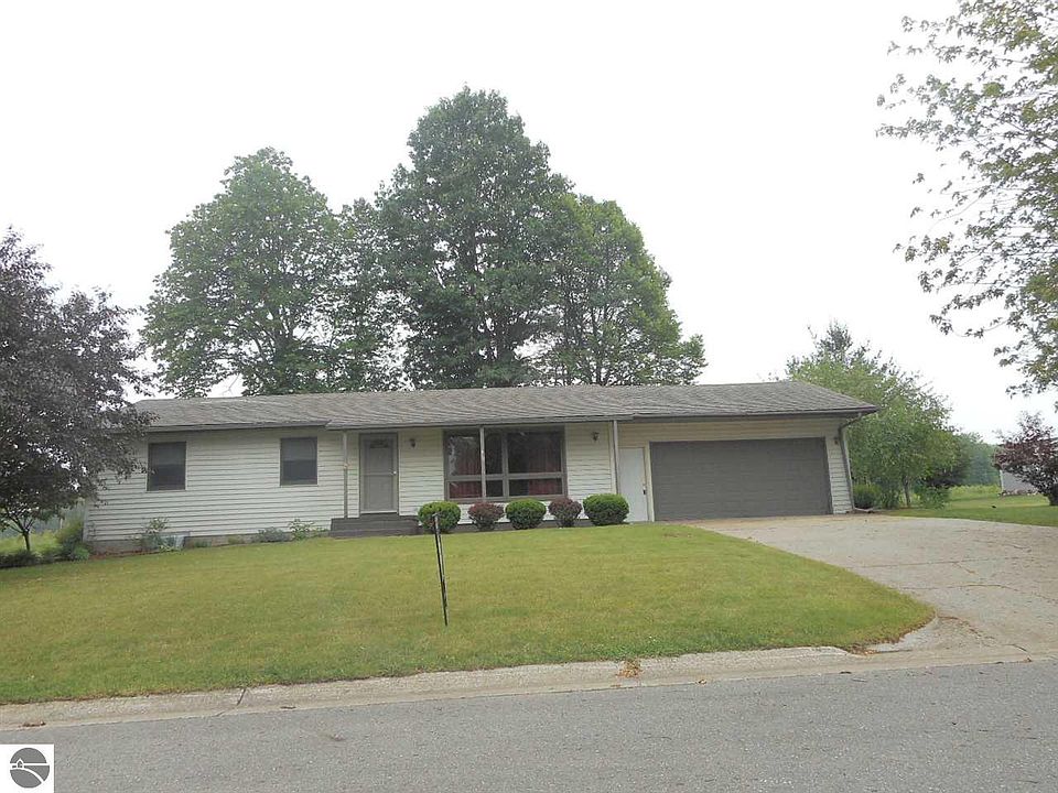 1st image of 418 East Dr
