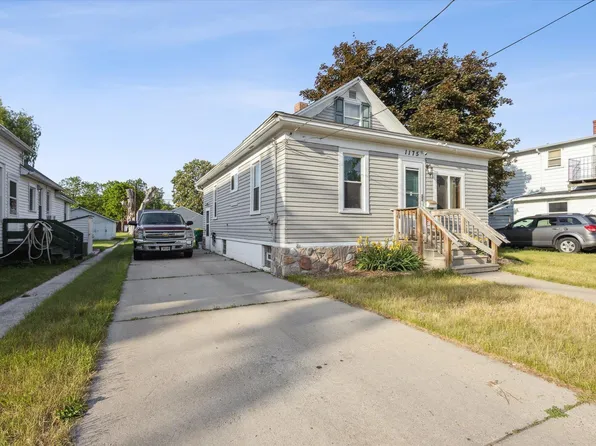 1175 Harvey St, Green Bay, WI 54302
