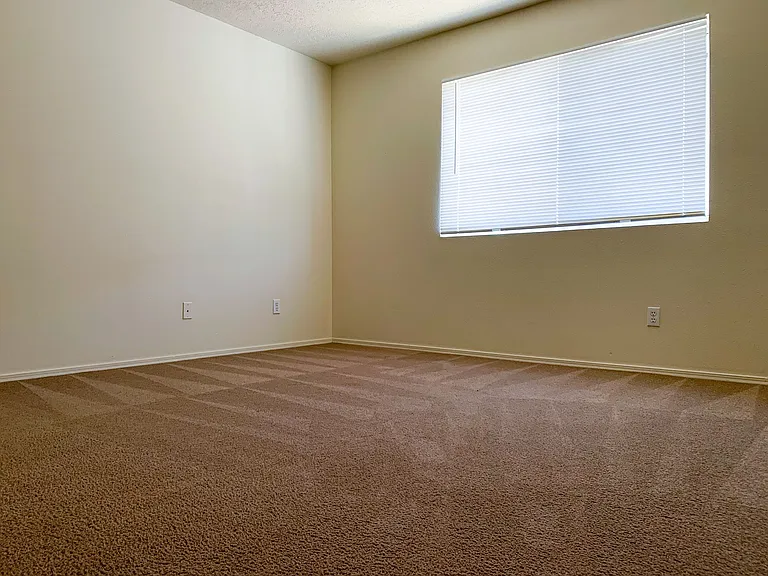 924 Valencia Dr SE — Photo 25