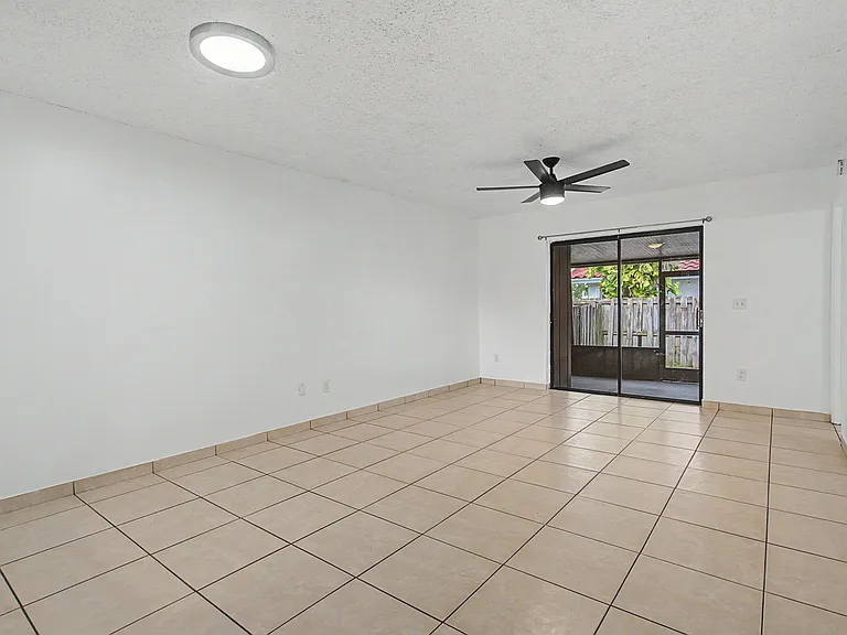 1650 Sandpiper Blvd — Photo 7
