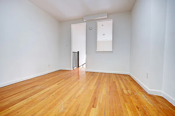 Rented by Urbane Brokerage | media 14