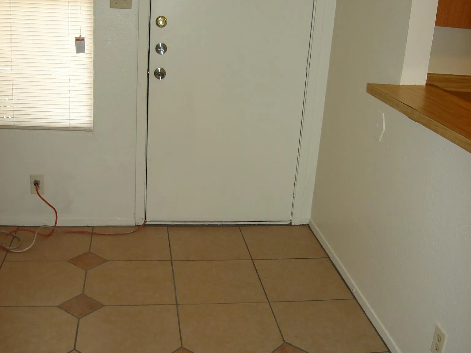 2 bed, 810 sqft, $1,025 — Photo 3