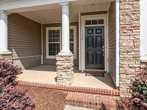 2nd image of 127 Walnut Cove Dr APT B